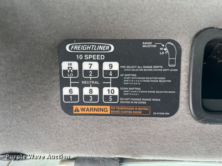 image for item JM9190 2007 Freightliner Business Class M2  semi truck