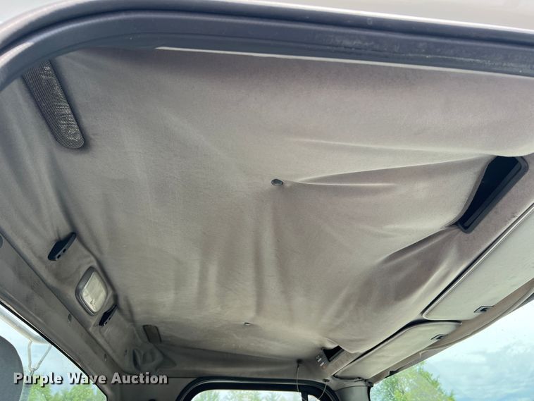 image for item JM9190 2007 Freightliner Business Class M2  semi truck