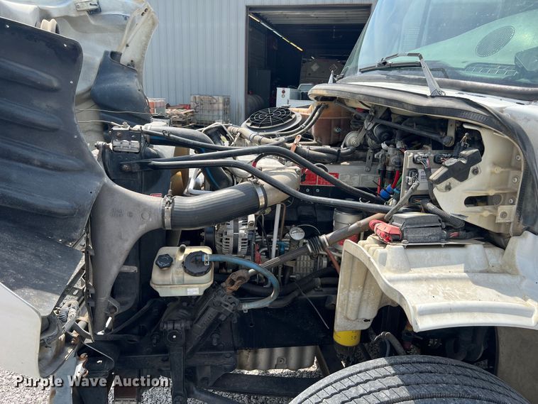 image for item JM9190 2007 Freightliner Business Class M2  semi truck