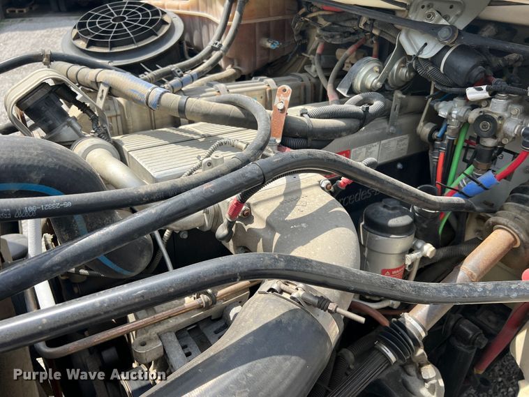 image for item JM9190 2007 Freightliner Business Class M2  semi truck