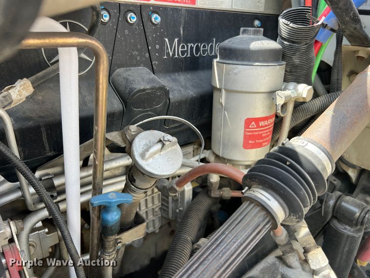 image for item JM9190 2007 Freightliner Business Class M2  semi truck