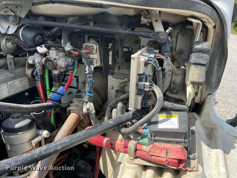 image for item JM9190 2007 Freightliner Business Class M2  semi truck