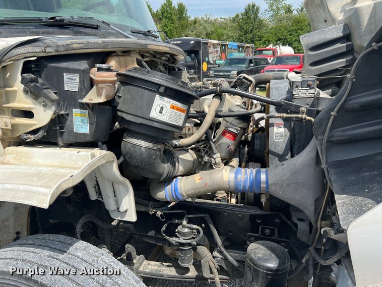 image for item JM9190 2007 Freightliner Business Class M2  semi truck