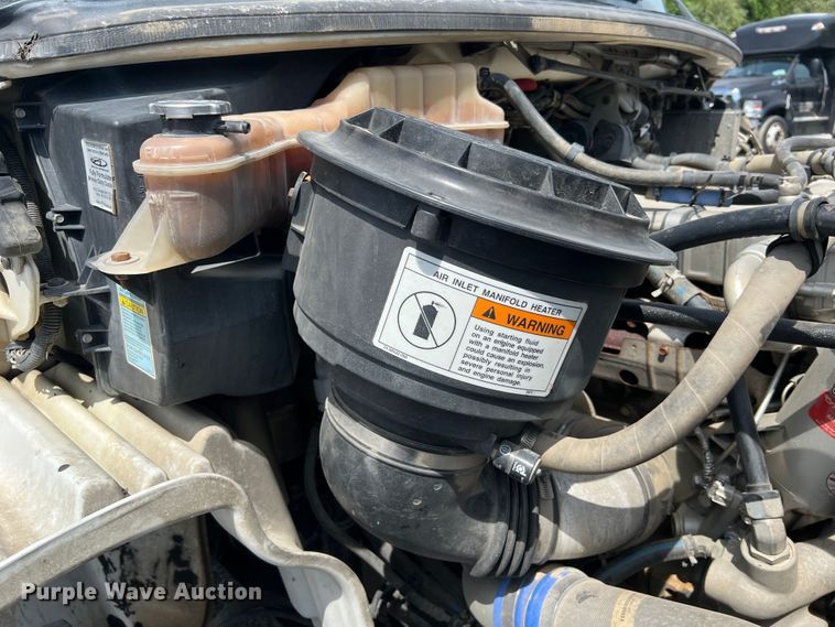 image for item JM9190 2007 Freightliner Business Class M2  semi truck