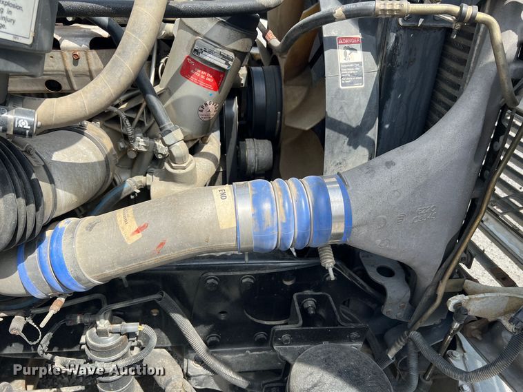 image for item JM9190 2007 Freightliner Business Class M2  semi truck