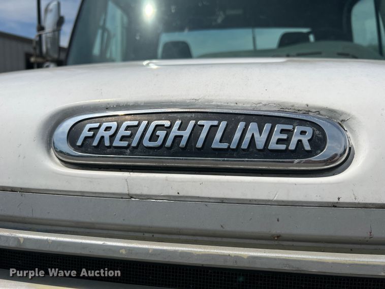 image for item JM9190 2007 Freightliner Business Class M2  semi truck