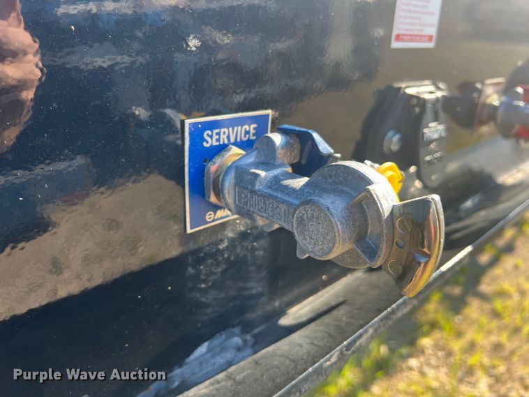 image for item JM9224 2022 Behnke Enterprise Inc. FB8X53SS-0TR-60SL  drop deck trailer