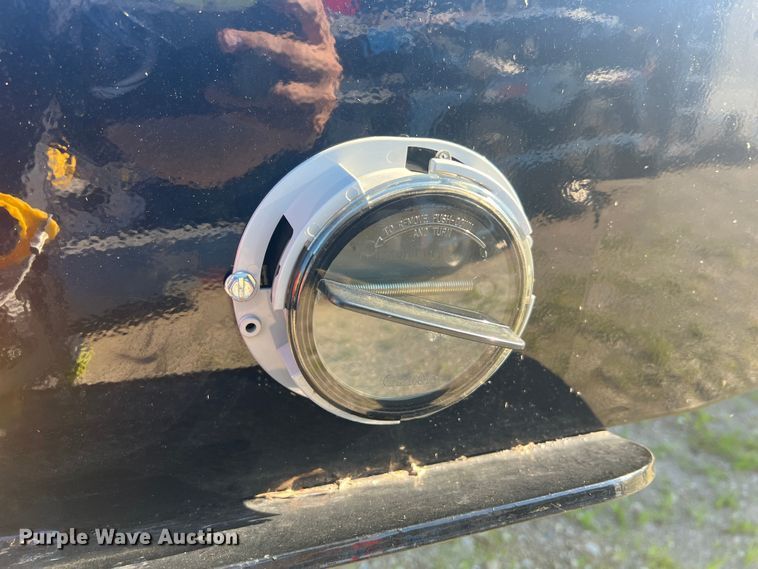 image for item JM9224 2022 Behnke Enterprise Inc. FB8X53SS-0TR-60SL  drop deck trailer