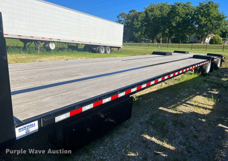 image for item JM9224 2022 Behnke Enterprise Inc. FB8X53SS-0TR-60SL  drop deck trailer