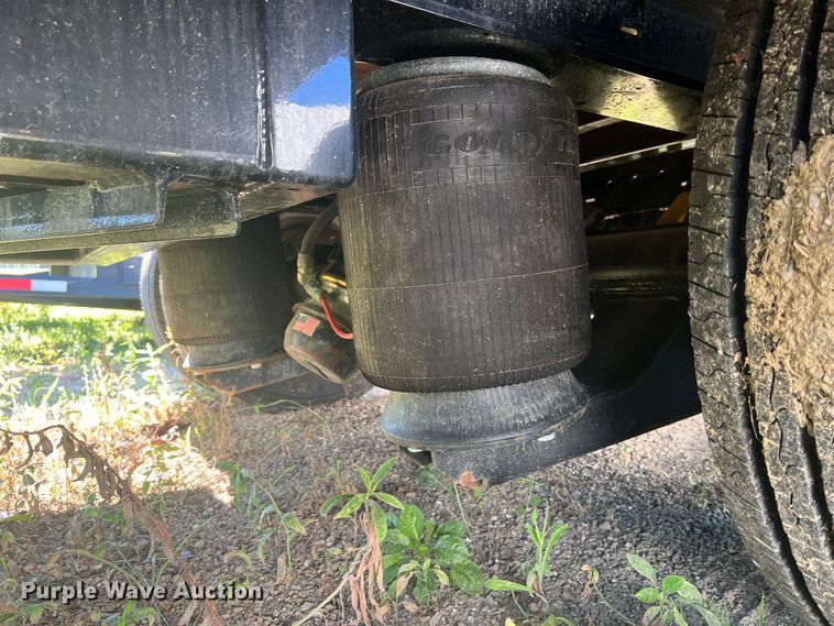 image for item JM9224 2022 Behnke Enterprise Inc. FB8X53SS-0TR-60SL  drop deck trailer