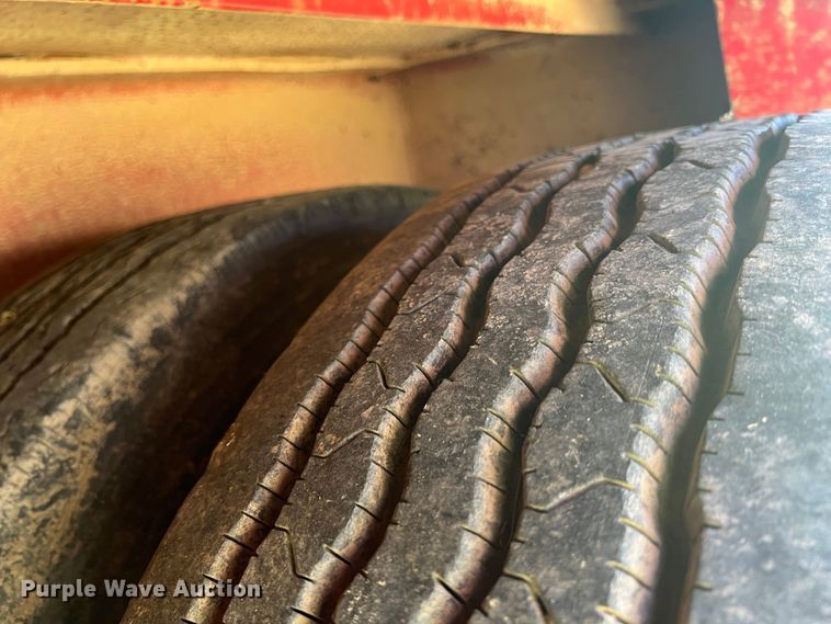 image for item JX9348 1984 Atoka  oilfield trailer