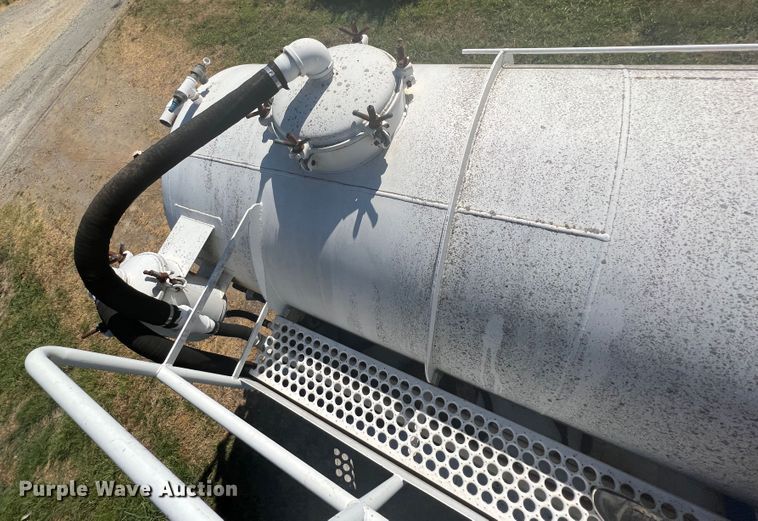 image for item JX9349 2012 Southern Vac  tank trailer