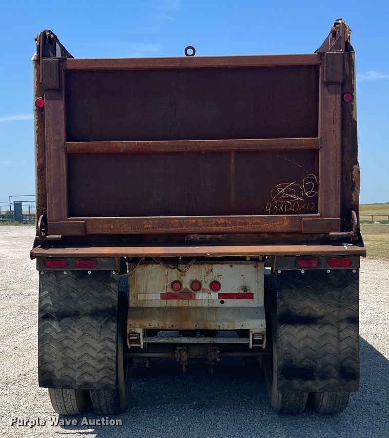 image for item JX9359 2001 Clement  end dump trailer