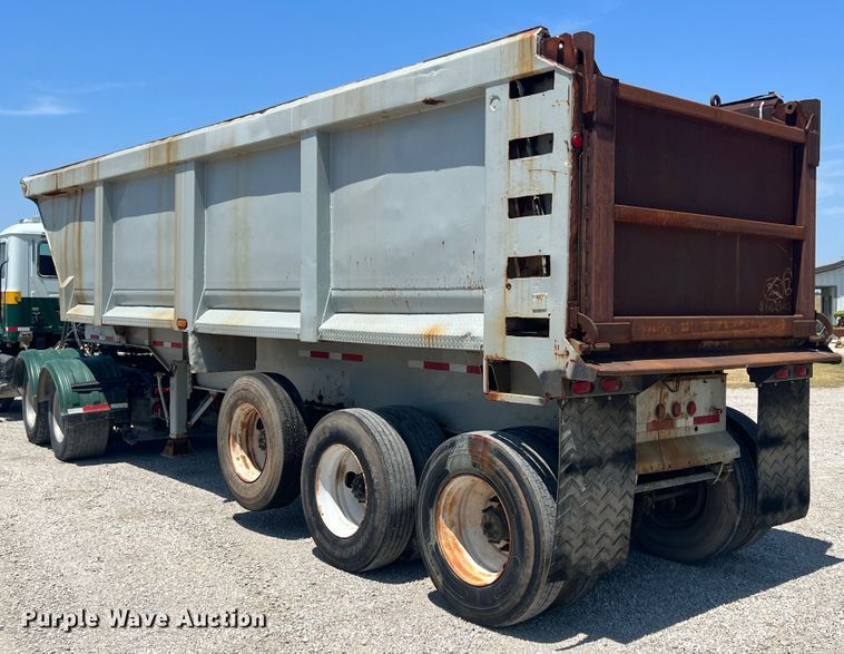 image for item JX9359 2001 Clement  end dump trailer