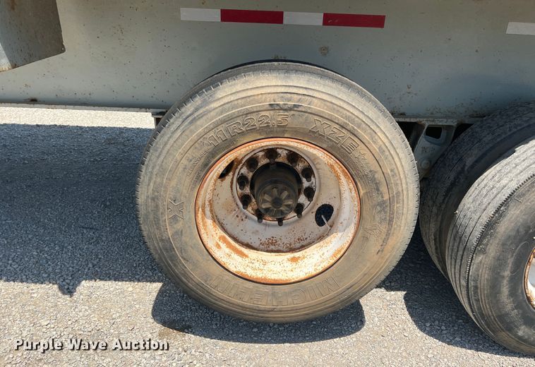 image for item JX9359 2001 Clement  end dump trailer