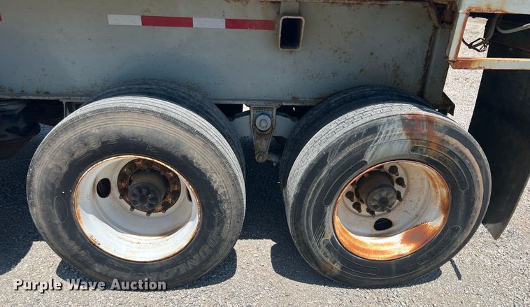 image for item JX9359 2001 Clement  end dump trailer