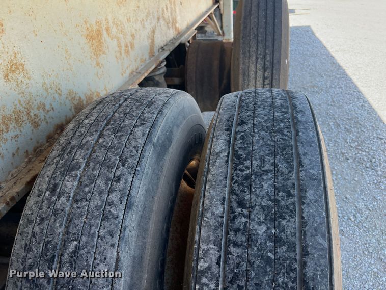 image for item JX9359 2001 Clement  end dump trailer