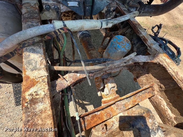 image for item JX9366 2003 International 7400  truck cab and chassis