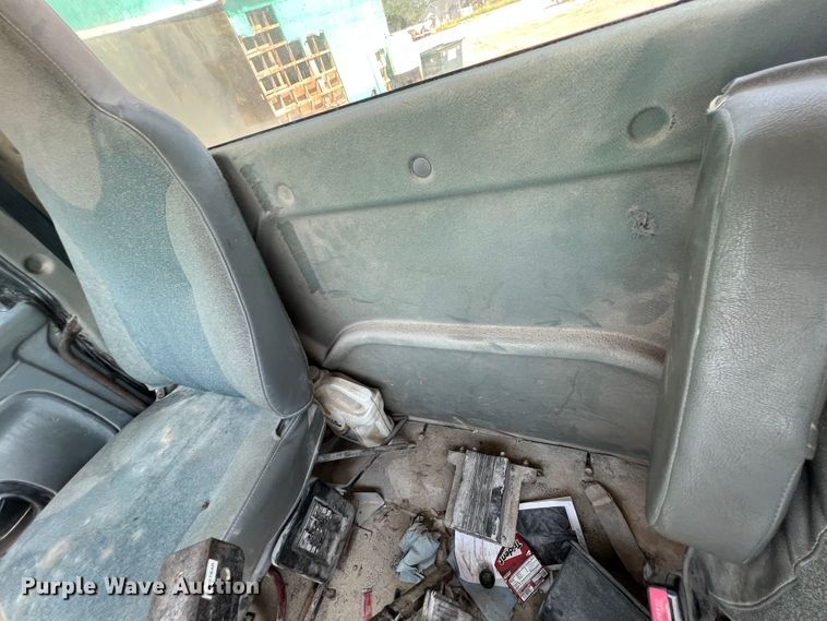 image for item JX9366 2003 International 7400  truck cab and chassis