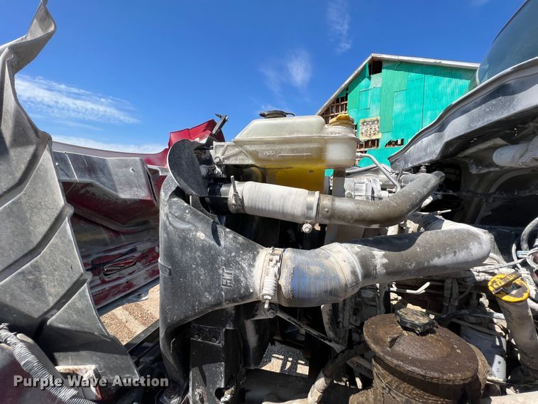 image for item JX9366 2003 International 7400  truck cab and chassis