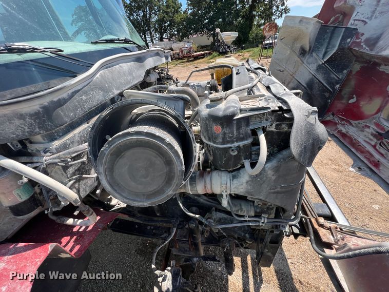 image for item JX9366 2003 International 7400  truck cab and chassis