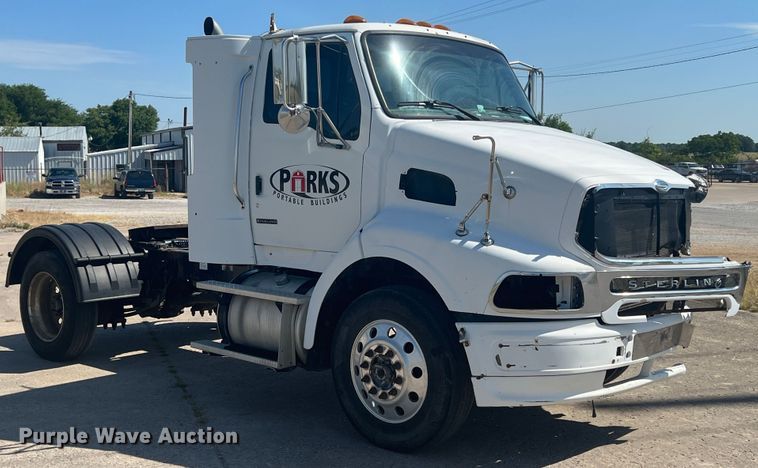 image for item JX9372 2005 Sterling 9500  truck cab and chassis