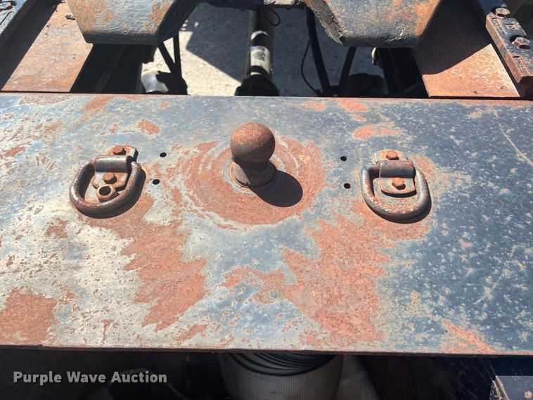 image for item JX9372 2005 Sterling 9500  truck cab and chassis