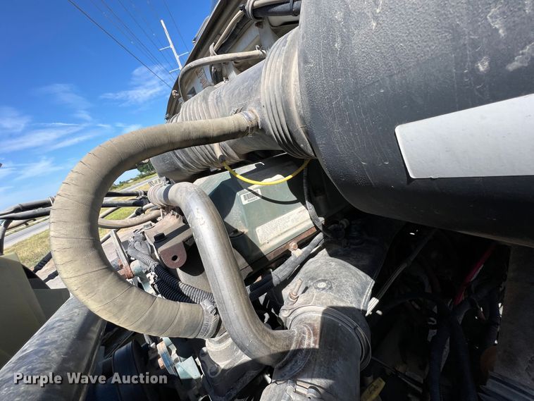 image for item JX9372 2005 Sterling 9500  truck cab and chassis