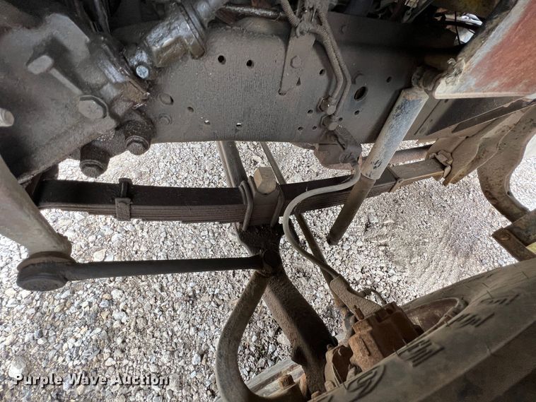 image for item JX9395 1987 GMC 7000  truck cab and chassis