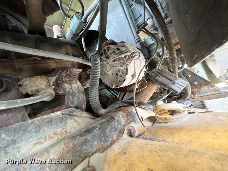 image for item JX9395 1987 GMC 7000  truck cab and chassis