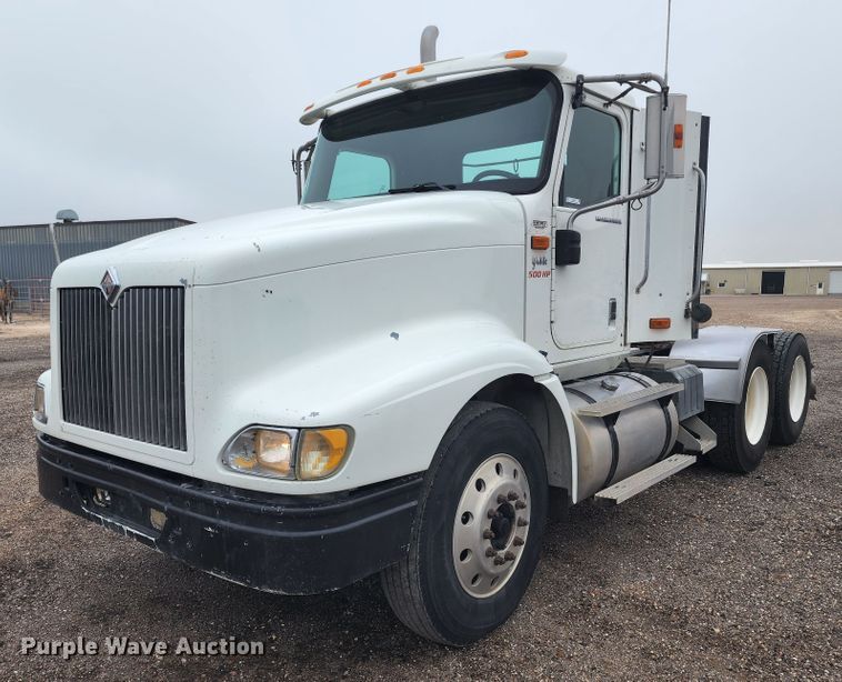 image for item KC9451 2002 International 9400i  semi truck