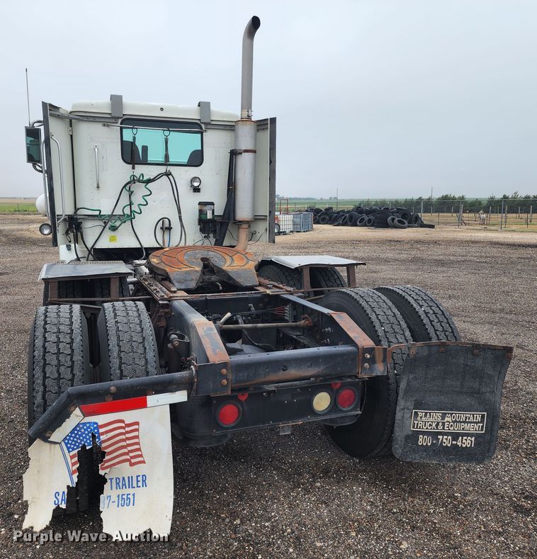 image for item KC9451 2002 International 9400i  semi truck