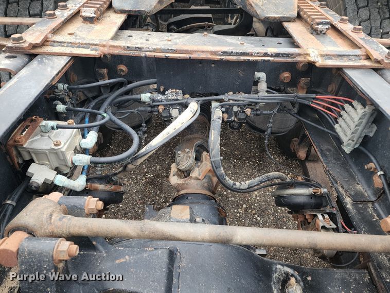 image for item KC9451 2002 International 9400i  semi truck