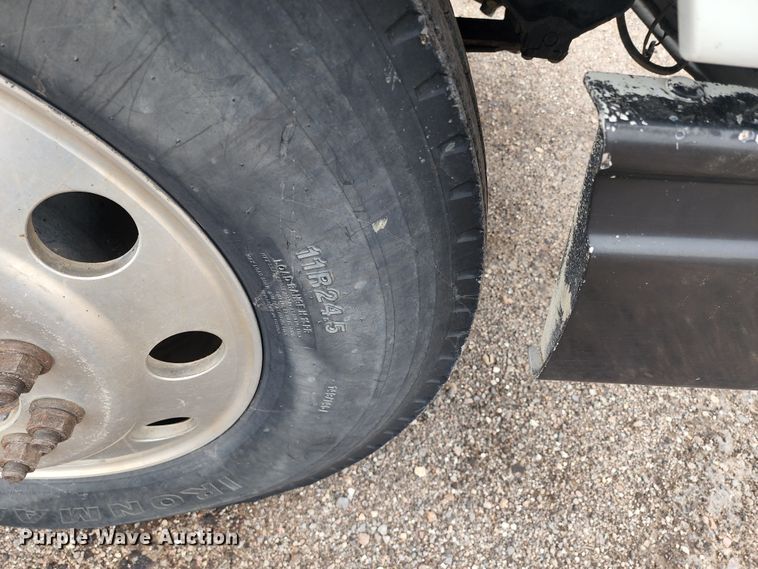 image for item KC9451 2002 International 9400i  semi truck