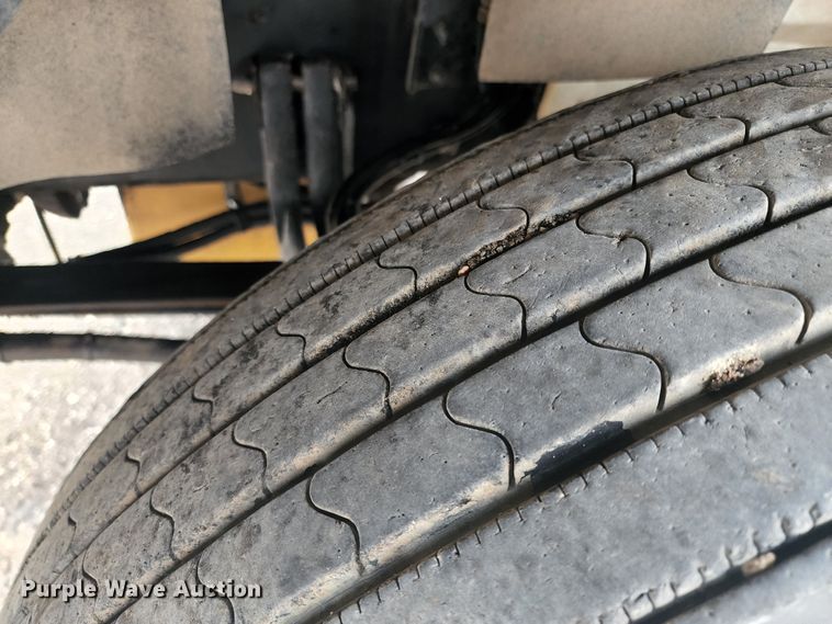 image for item KC9451 2002 International 9400i  semi truck