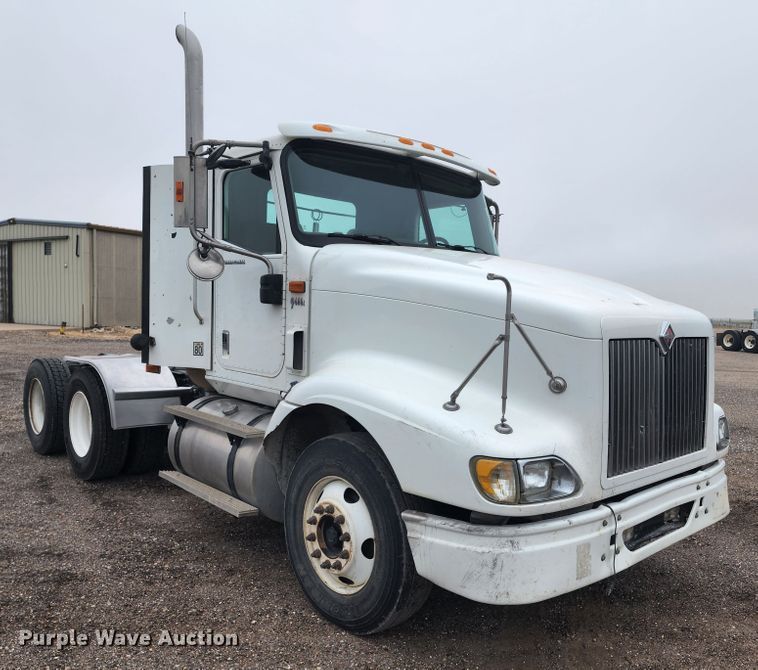 image for item KC9452 2003 International 9400i  semi truck