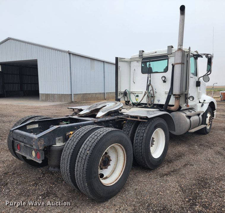 image for item KC9452 2003 International 9400i  semi truck