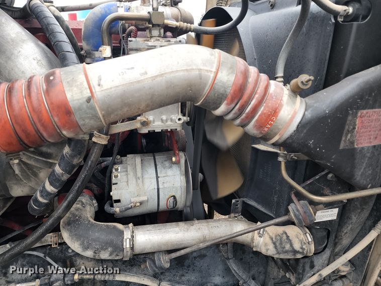 image for item KC9452 2003 International 9400i  semi truck