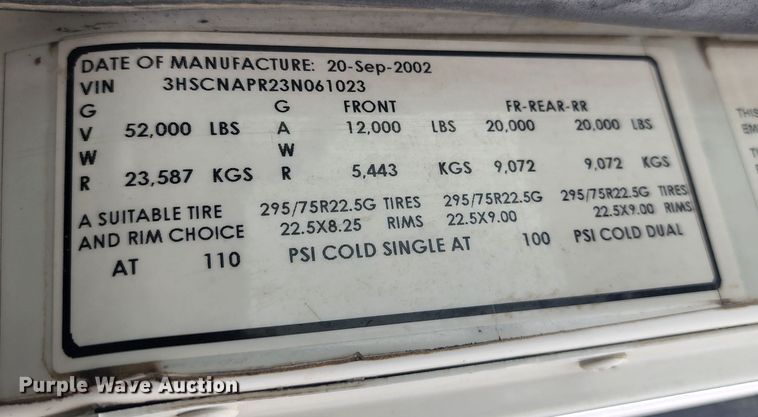 image for item KC9452 2003 International 9400i  semi truck