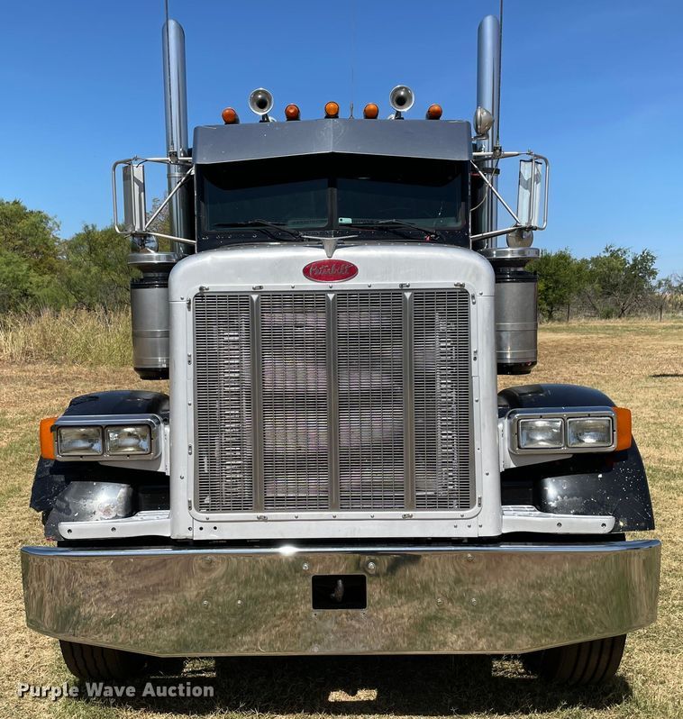 image for item KJ9716 2000 Peterbilt 378  semi truck