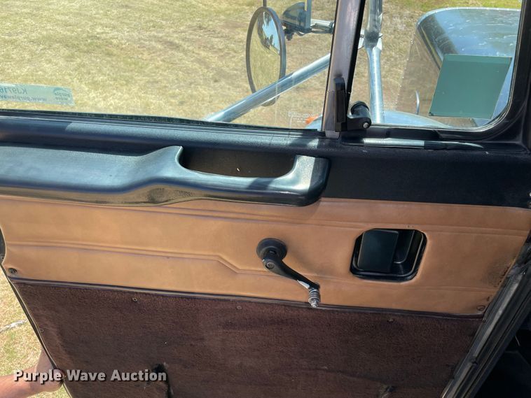 image for item KJ9716 2000 Peterbilt 378  semi truck