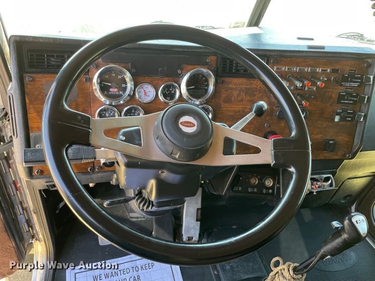image for item KJ9716 2000 Peterbilt 378  semi truck