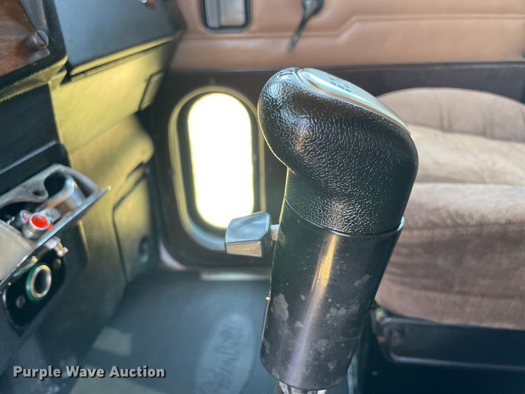 image for item KJ9716 2000 Peterbilt 378  semi truck