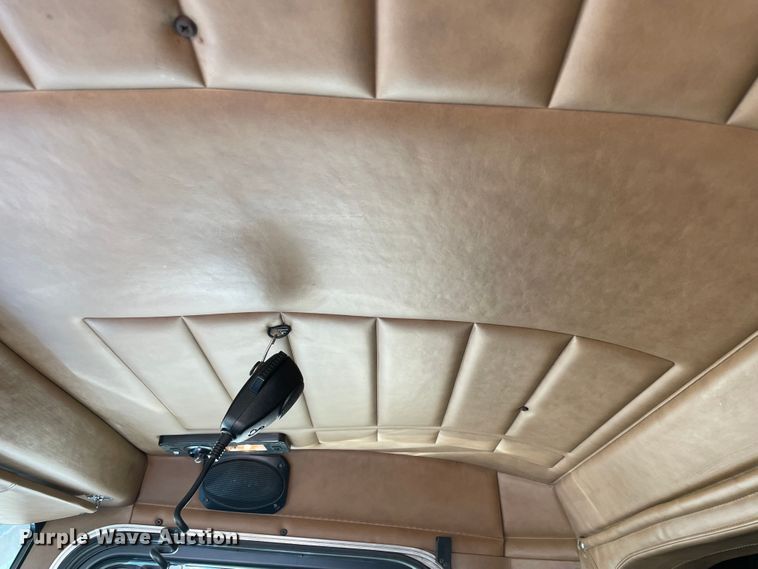 image for item KJ9716 2000 Peterbilt 378  semi truck