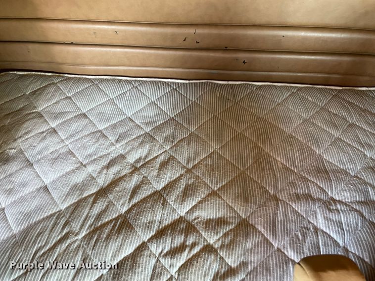 image for item KJ9716 2000 Peterbilt 378  semi truck