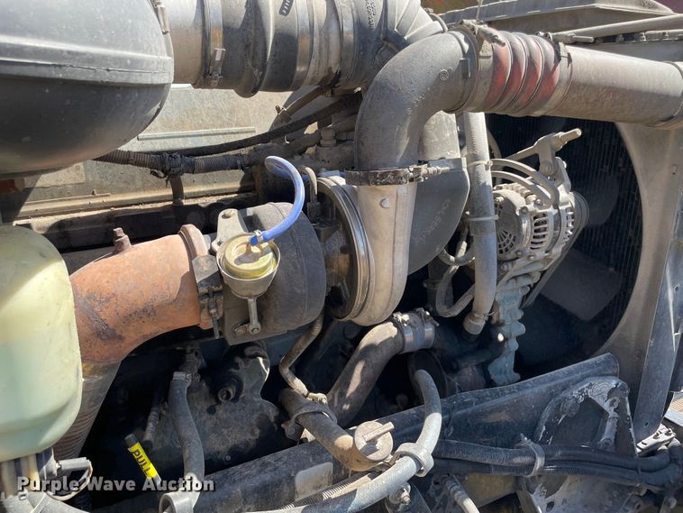 image for item KJ9716 2000 Peterbilt 378  semi truck