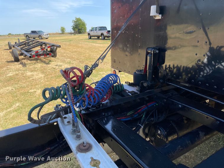 image for item KJ9716 2000 Peterbilt 378  semi truck