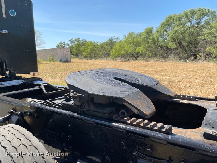 image for item KJ9716 2000 Peterbilt 378  semi truck