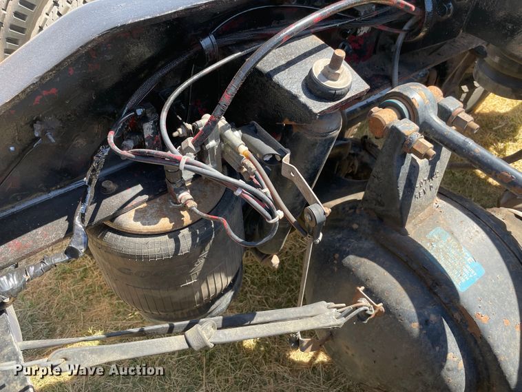 image for item KJ9716 2000 Peterbilt 378  semi truck