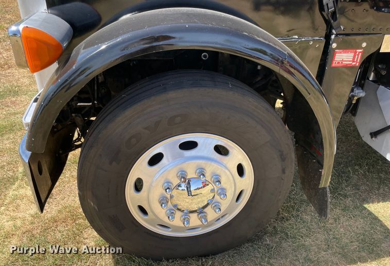 image for item KJ9716 2000 Peterbilt 378  semi truck